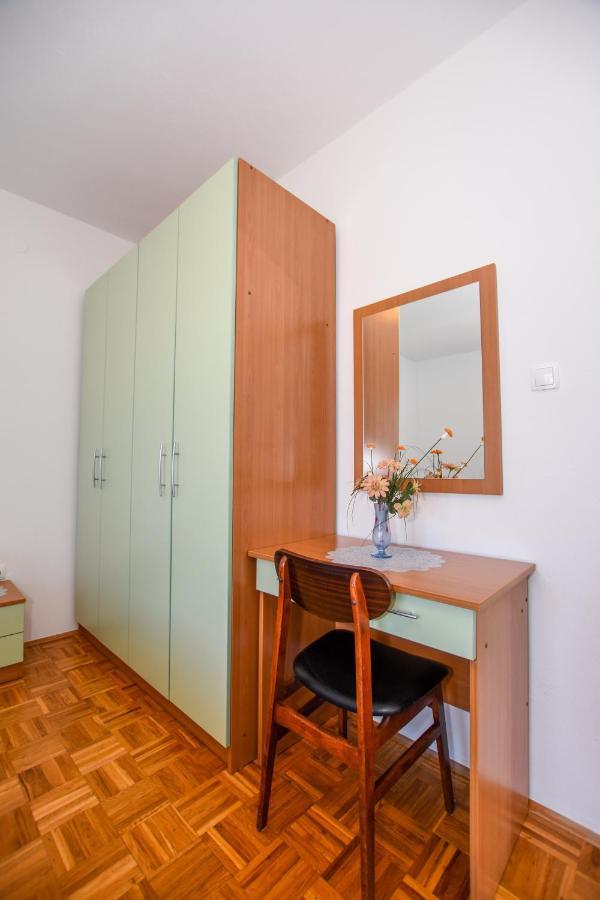 Apartmani Marija Ljubica Pag Town Eksteriør bilde