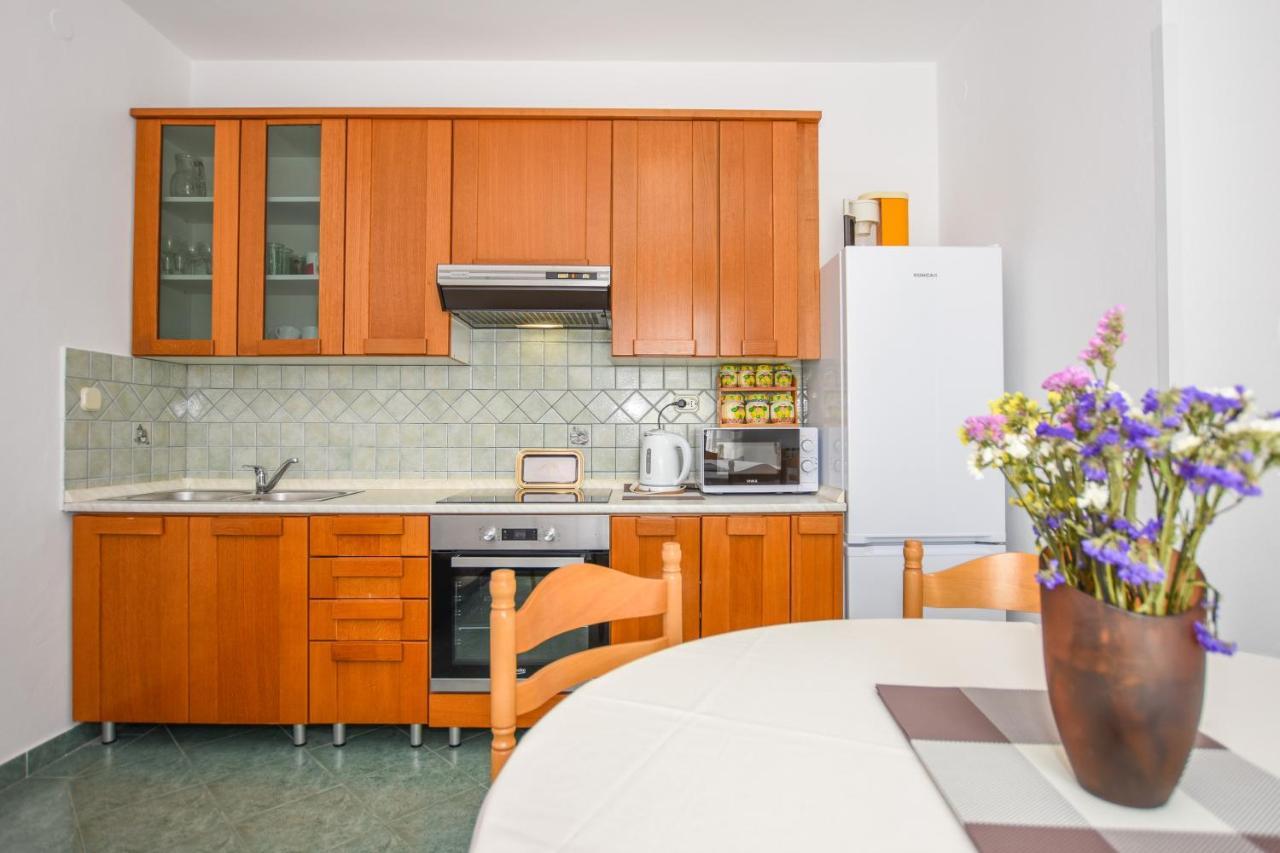 Apartmani Marija Ljubica Pag Town Eksteriør bilde