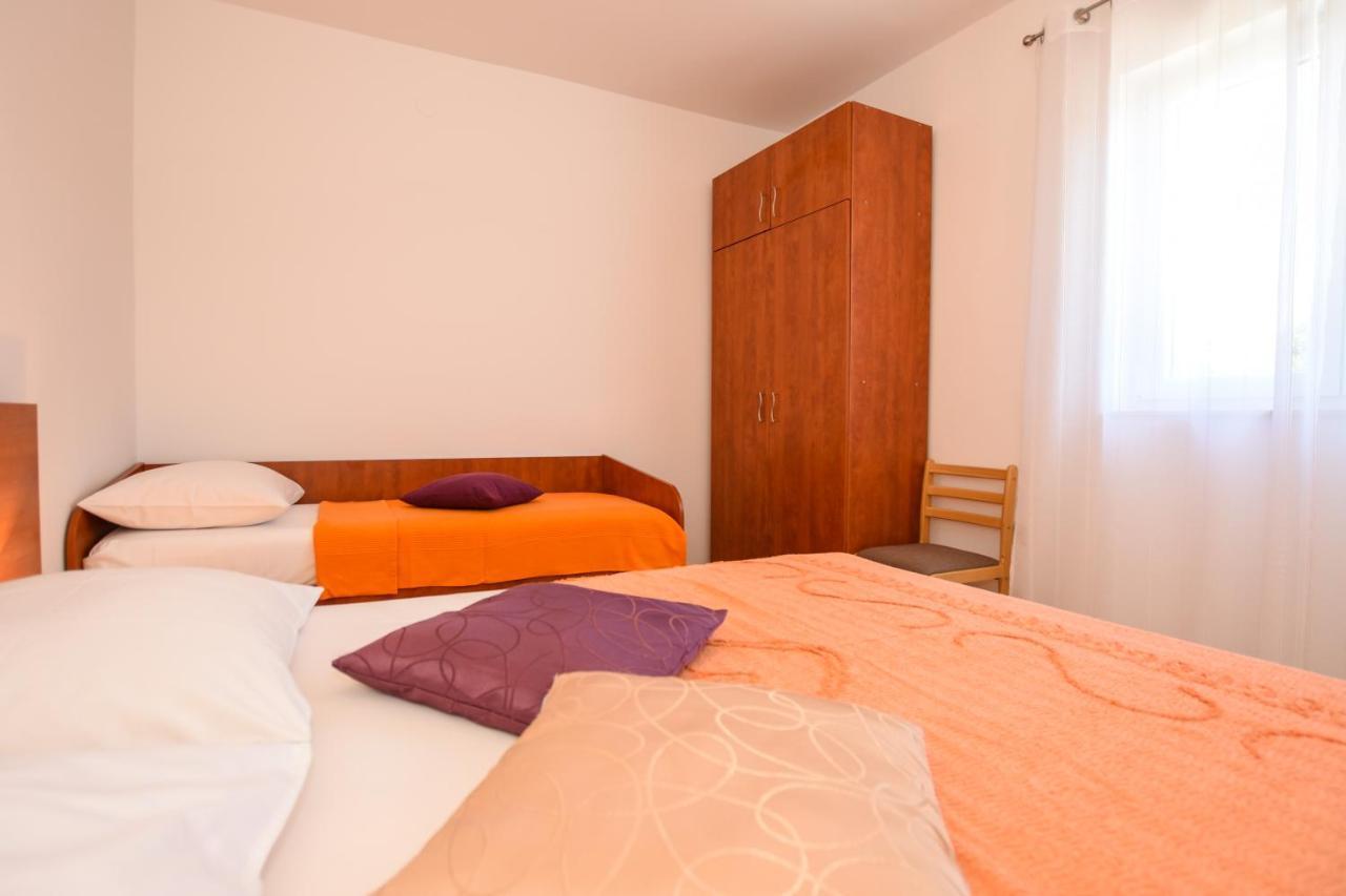 Apartmani Marija Ljubica Pag Town Eksteriør bilde
