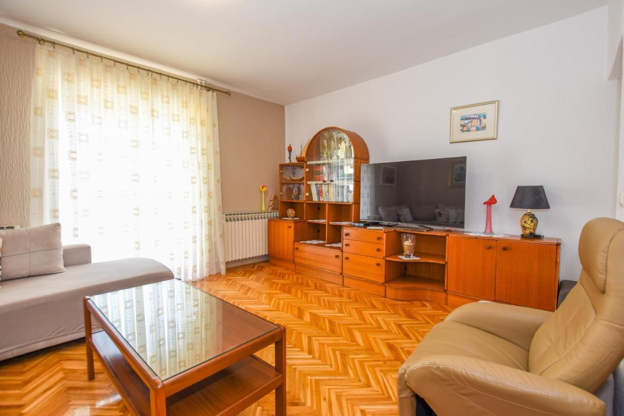 Apartmani Marija Ljubica Pag Town Eksteriør bilde